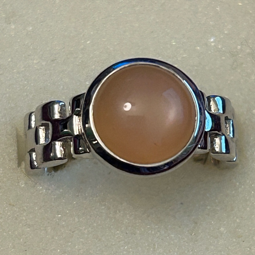 Peach moonstone 925 silver chainlink ring. Size 7.